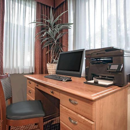 Hawthorn Suites By Wyndham Kent, Wa Extérieur photo