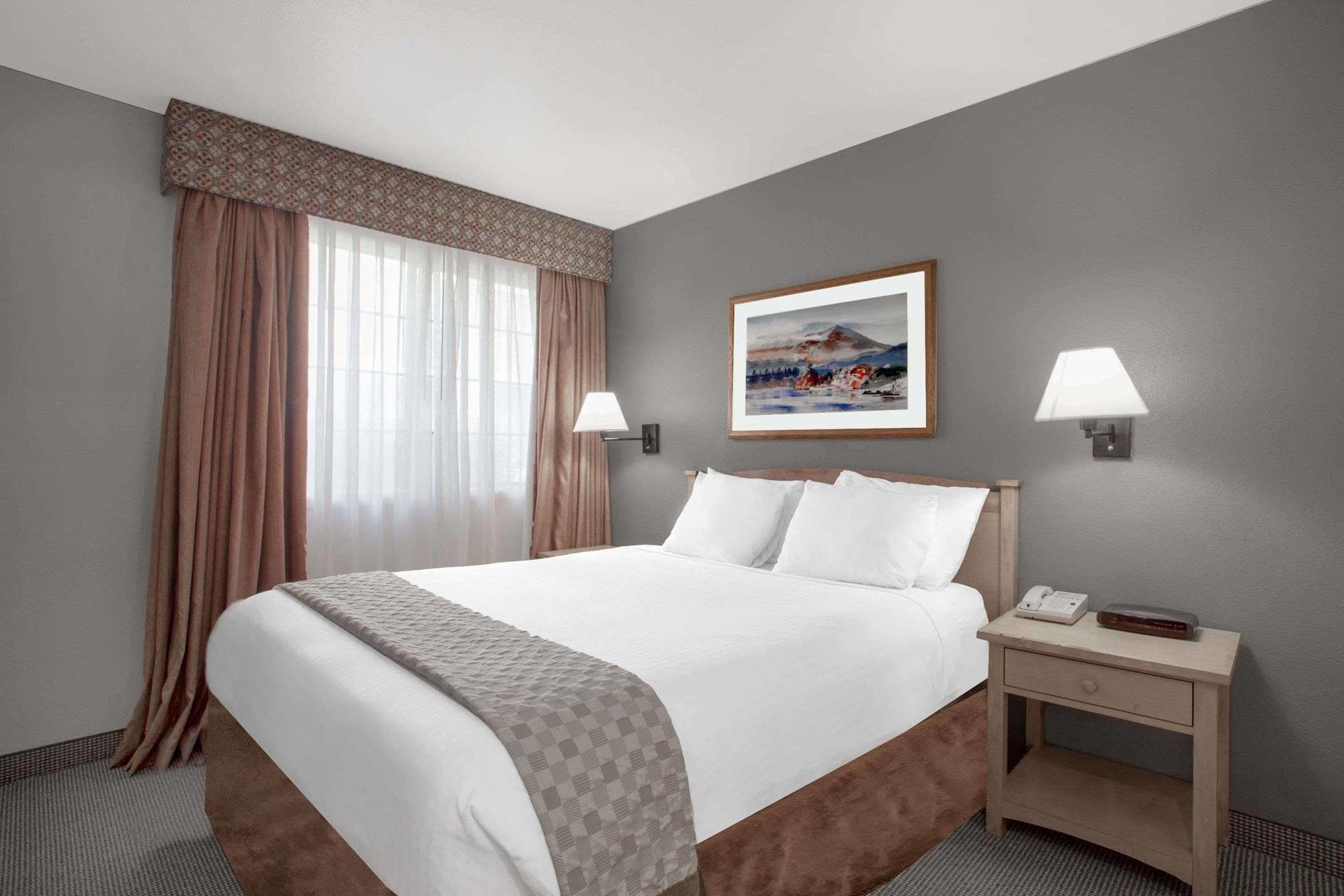 Hawthorn Suites By Wyndham Kent, Wa Extérieur photo