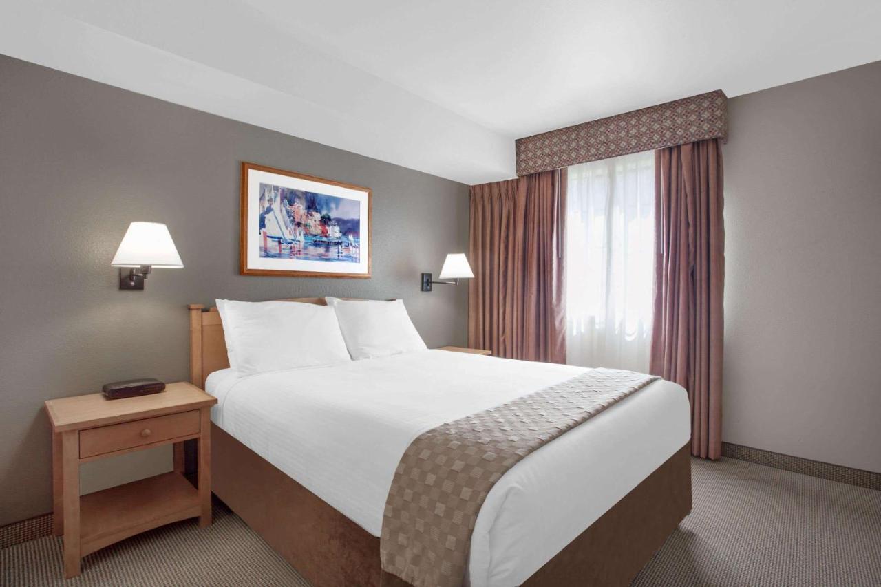 Hawthorn Suites By Wyndham Kent, Wa Extérieur photo