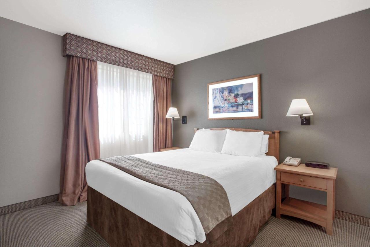 Hawthorn Suites By Wyndham Kent, Wa Extérieur photo