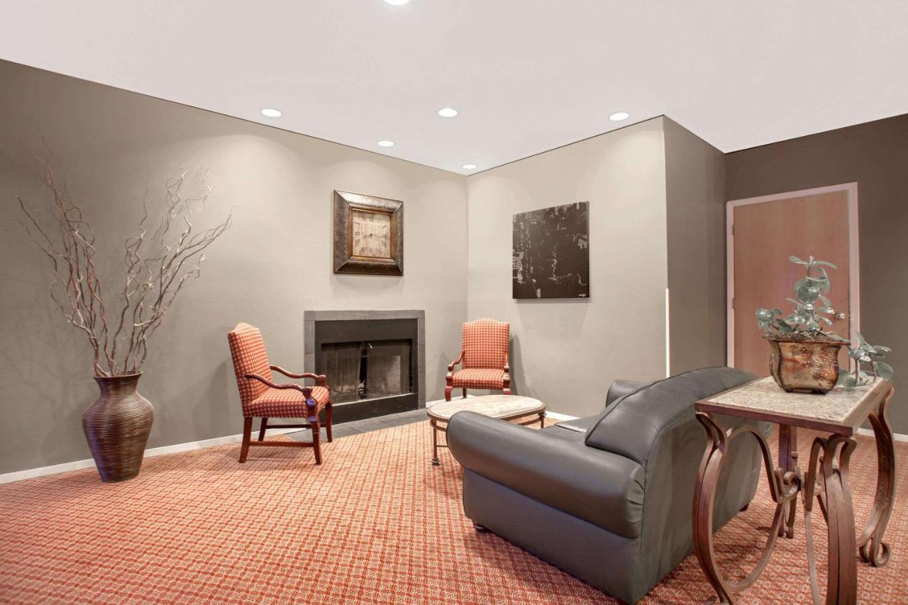 Hawthorn Suites By Wyndham Kent, Wa Extérieur photo