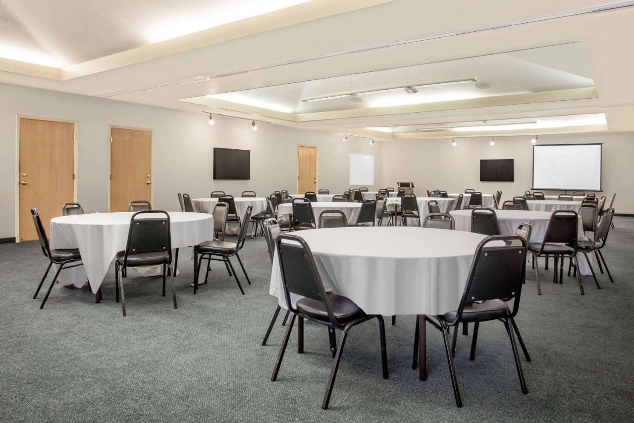 Hawthorn Suites By Wyndham Kent, Wa Extérieur photo